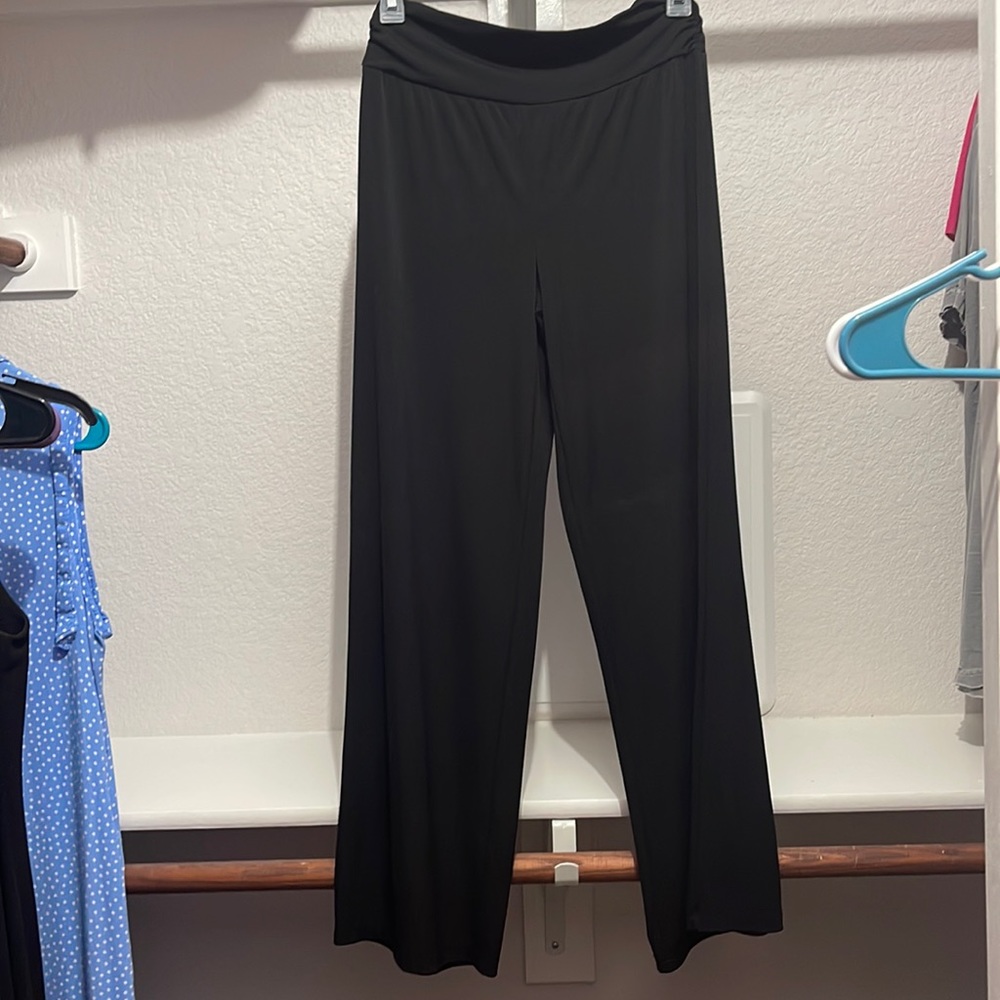 Apt 9 size small